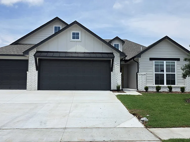 3810 W Laredo Pl — Photo 1