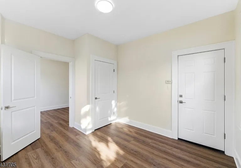 1 Bay Ave #3 — Photo 11