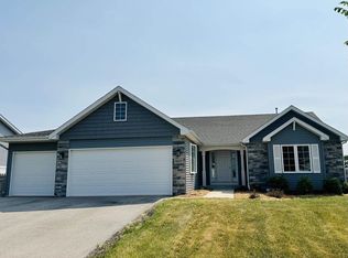 3660 Eagles Ridge Dr, Beloit, WI 53511