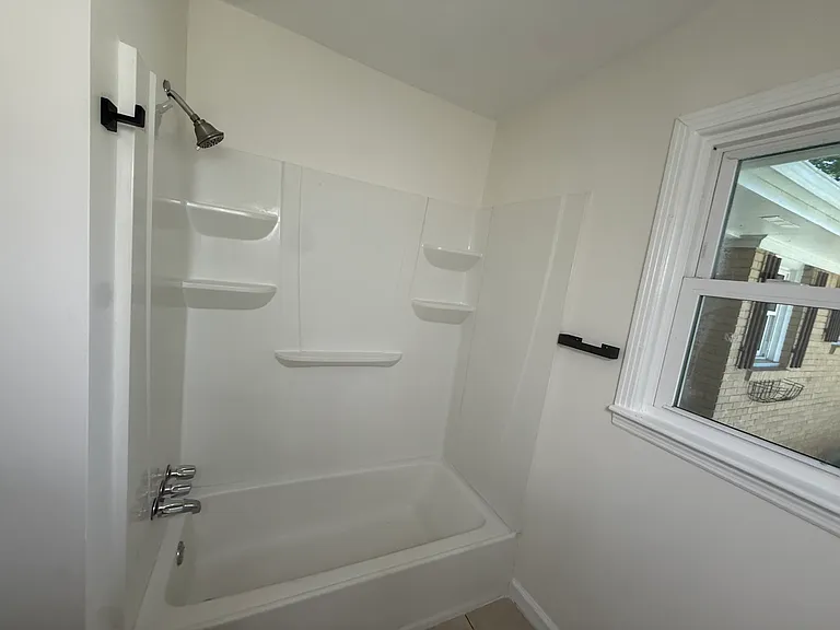 1321 Snapfinger Rd — Photo 9