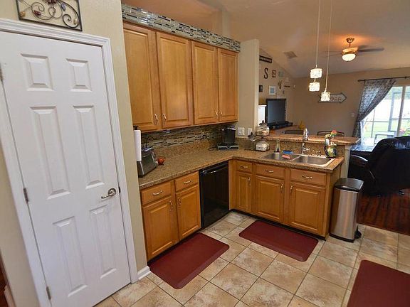 4th image of 240 Pine Arbor Cir