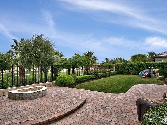 4th image of 82388 Puccini Dr