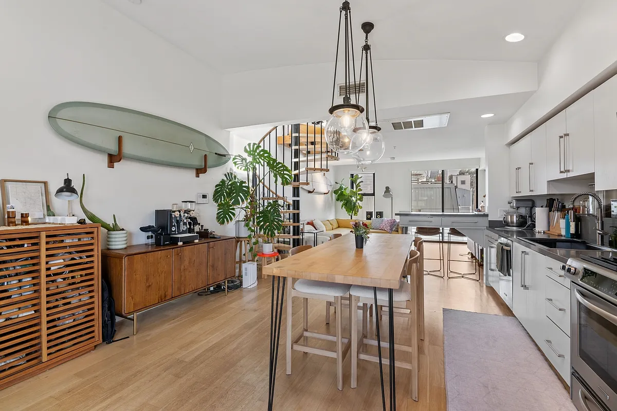 1 bed, 850 sqft, $6,000 — Photo 4
