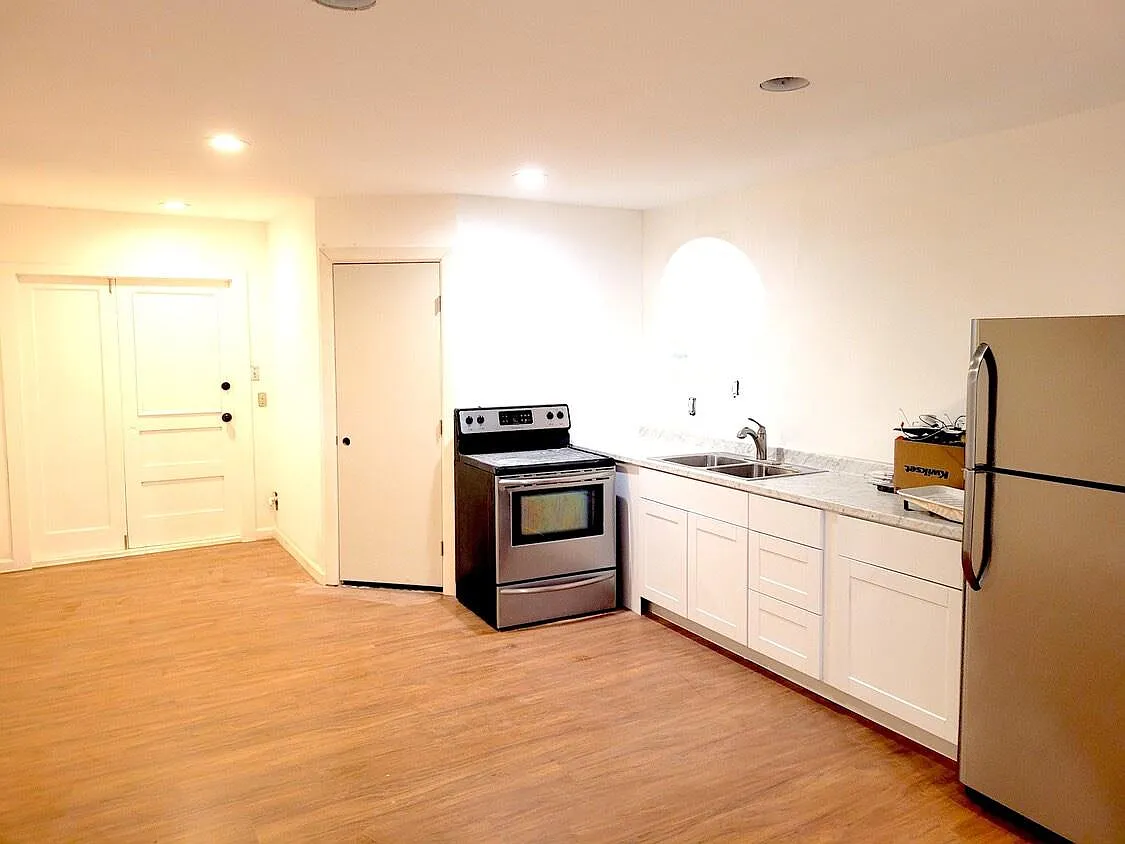 2109 E Sheridan St — Photo 1