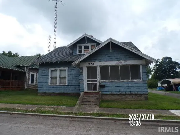 251 E Commerce St, Dunkirk, IN 47336