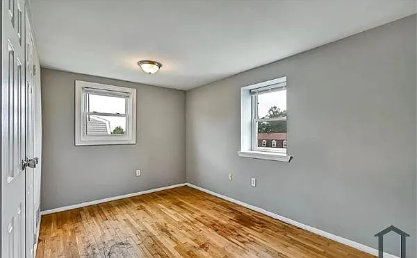 710 Kingston Rd — Photo 10