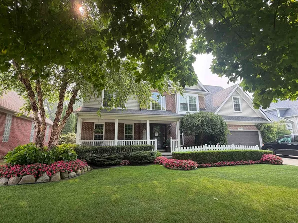38970 Parkway Cir, Harrison Township, MI 48045