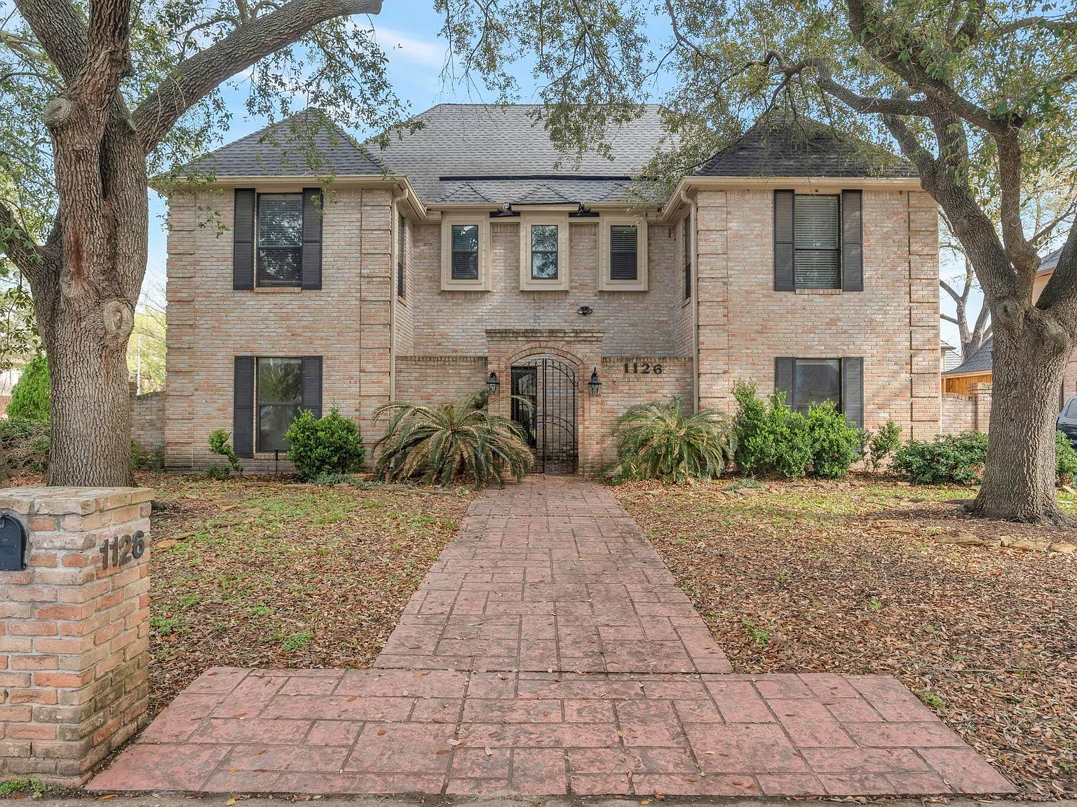 4 bed, 3.5 bath, 4513 sqft, $4,200 — Photo 1