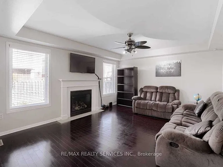 16 Ollie Ave — Photo 9