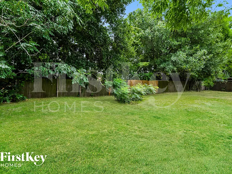 611 Hewett Dr — Photo 15