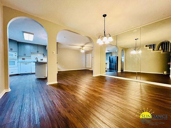 4th image of 948 Holbrook Cir