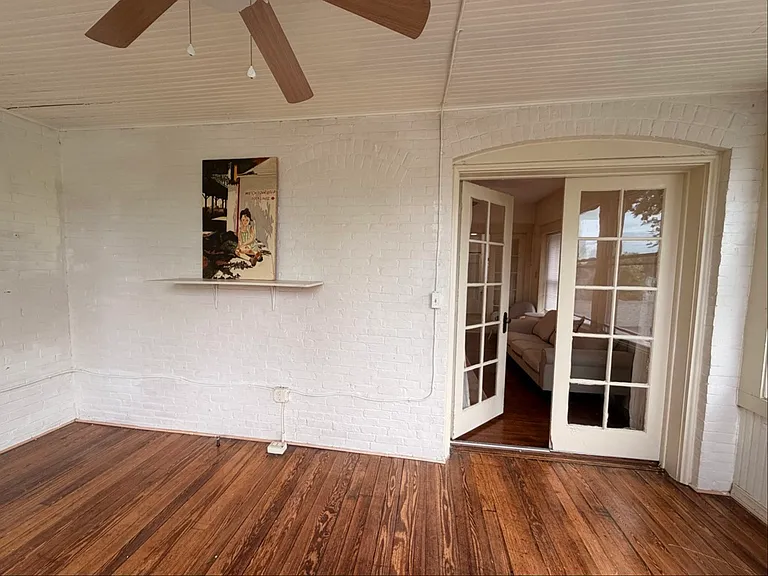 336 W 9th St #2R — Photo 11