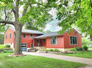 208 5th St NW, Rockford, IA 50468