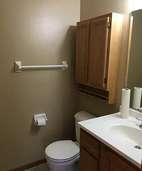 1st Floor 1/2 Bathroom