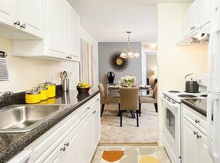 77 Messenger St, Plainville, MA 02762