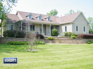 10303 Fox Bluff Ln, Spring Grove, IL 60081