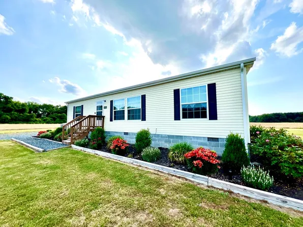 18702 County Rd, Parksley, VA 23421