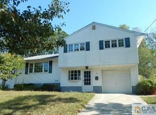 6 Maple Dr, Jamesburg, NJ 08831