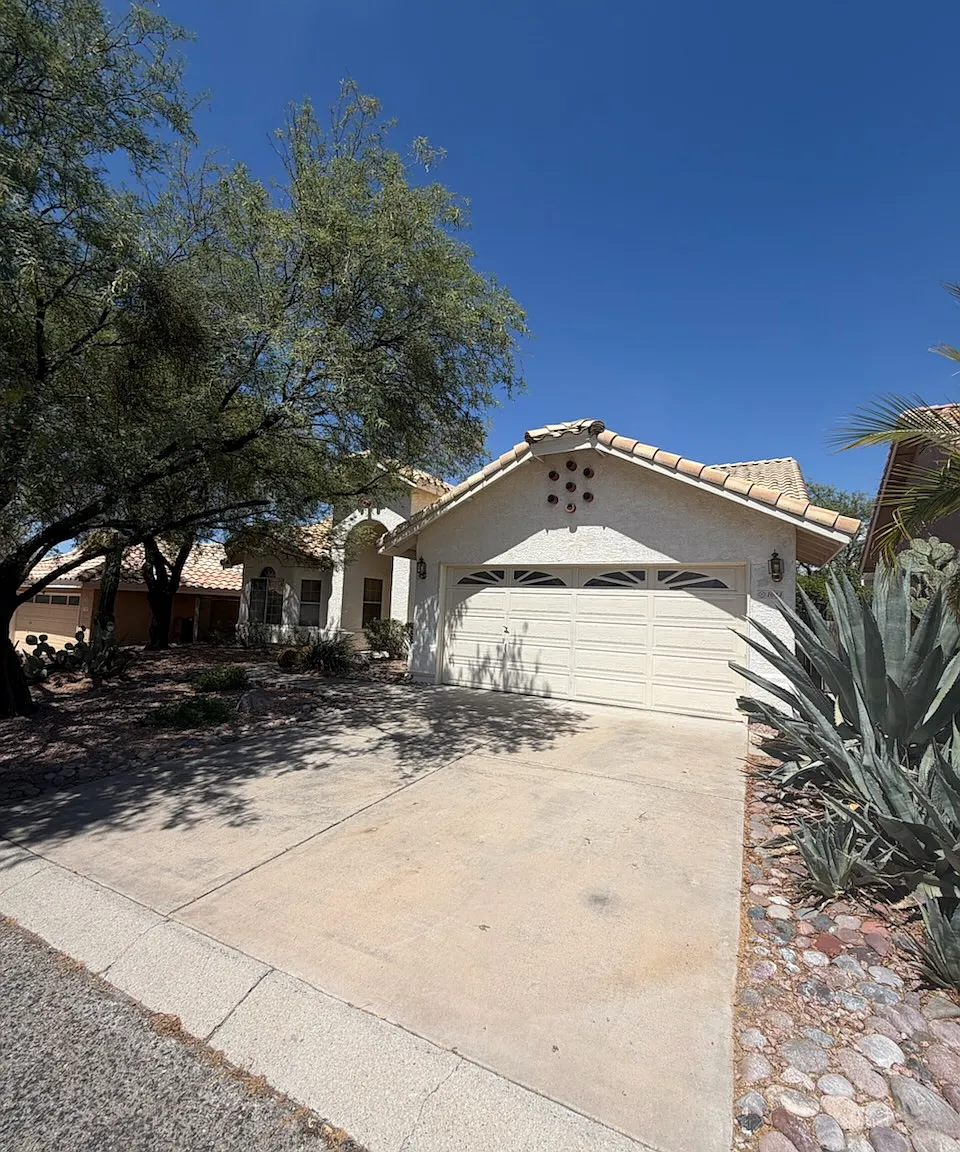 4 bed, 2311 sqft, $2,595 — Photo 1