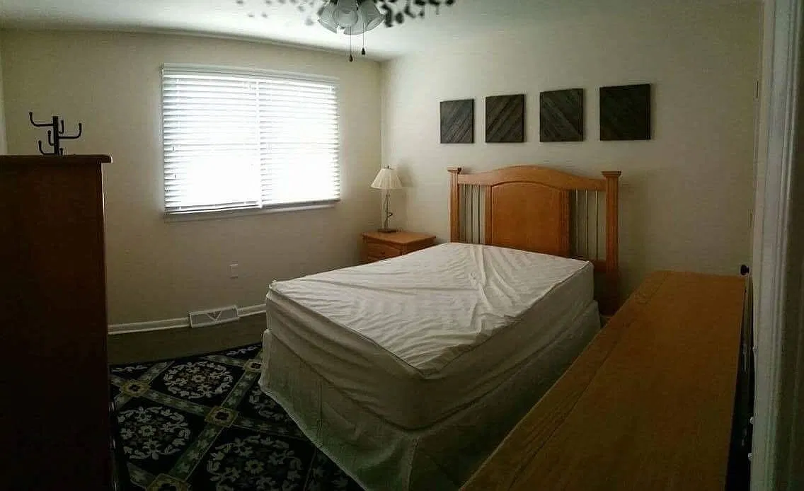 3 bed, 1176 sqft, $2,500 — Photo 4