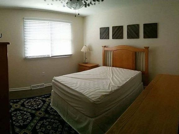 4th image of 5 W Bradys Ln