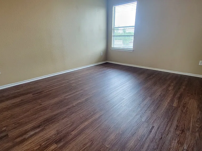 1216 Shadow Creek Blvd — Photo 7