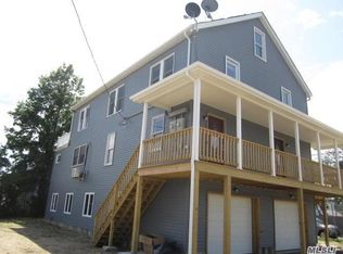 121 Sportsmans Ave, Freeport, NY 11520