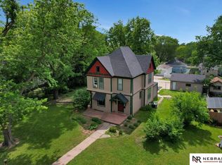 709 N 12th St, Beatrice, NE 68310