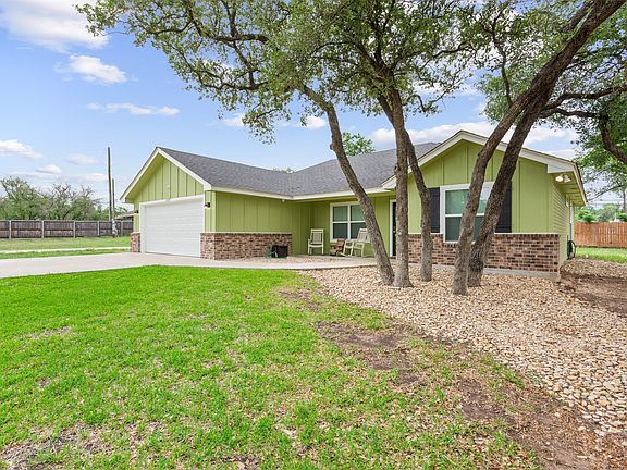 4th image of 3299 Lake Park Rd