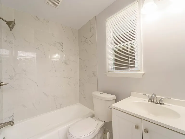 10024 Lorain Ave — Photo 16