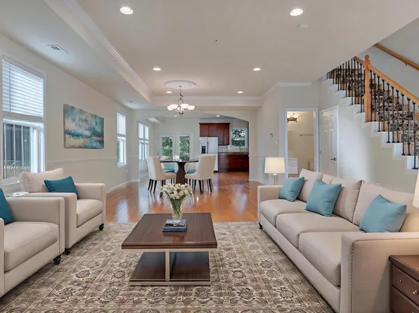 1337 Maple View Pl SE, Washington, DC 20020