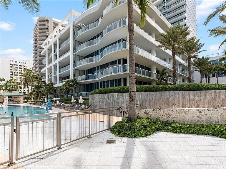 6799 Collins Ave #301 — Photo 26