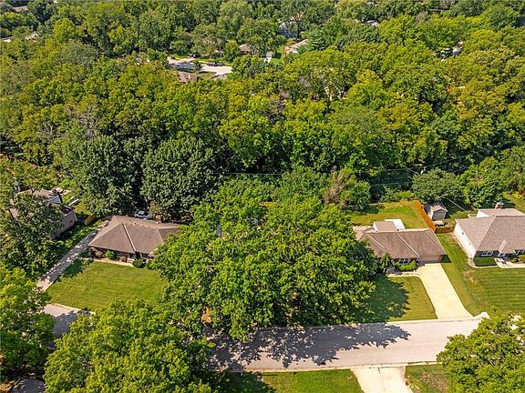 5th image of 3936 S Sherman Dr