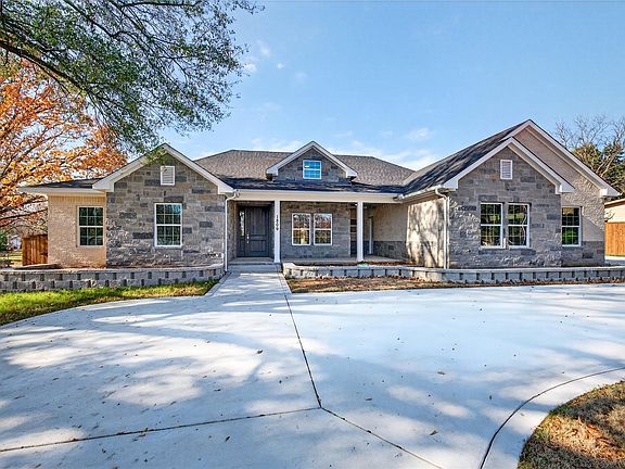 2nd image of 1809 Bluebonnet Ave