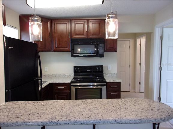 3rd image of 707 N 5th St