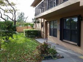 6730 W 26th Ct, Hialeah, FL