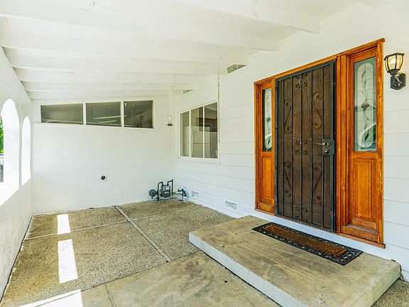 4th image of 10110 Bedford St