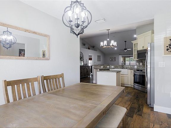 4th image of 2817 Dongola St