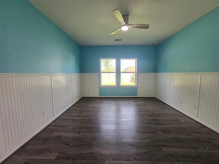 7318 Parkview Dr — Photo 16