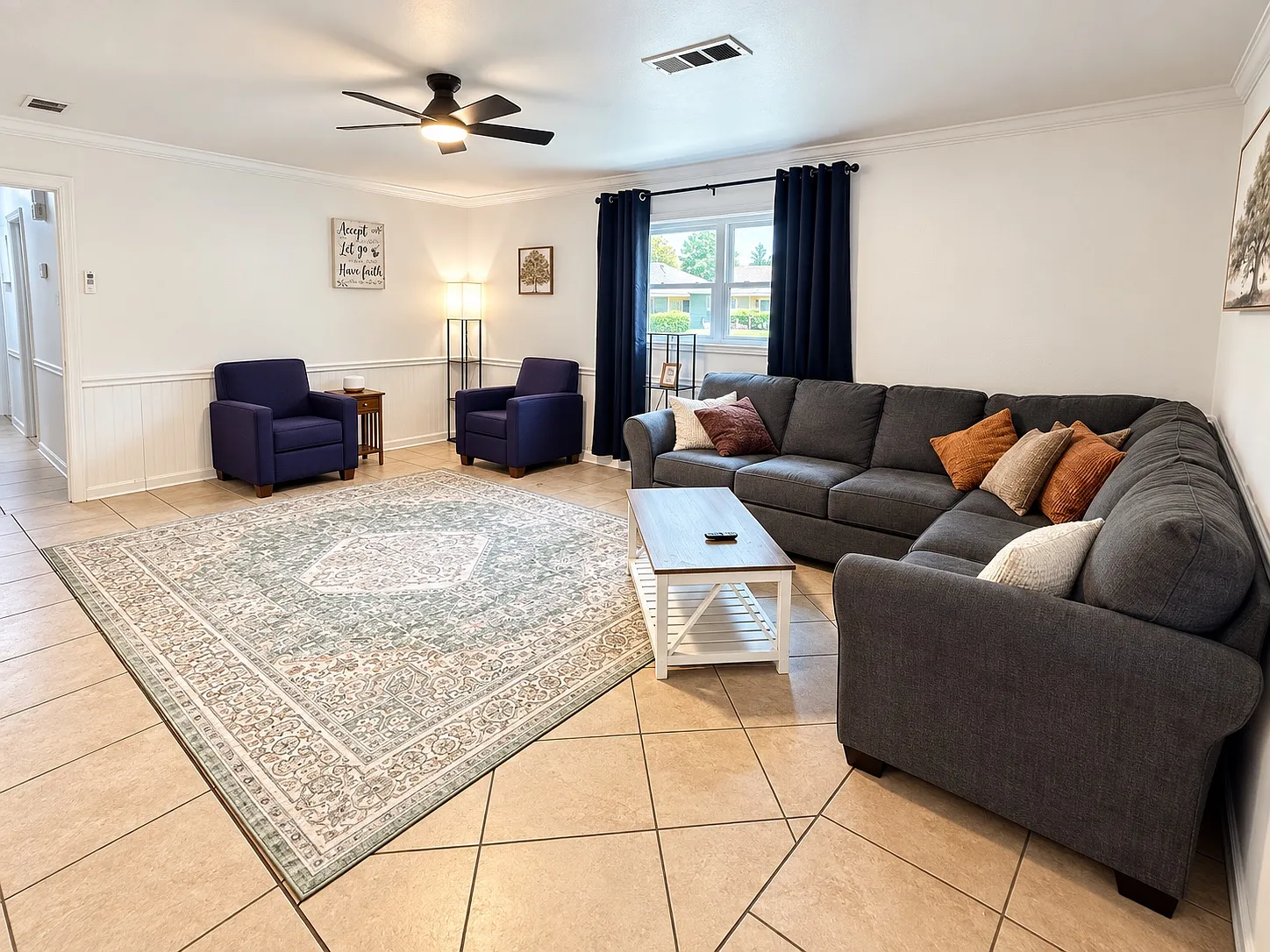 3 bed, 1315 sqft, $3,000 — Photo 2