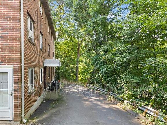 4th image of 451 Divinity St #E