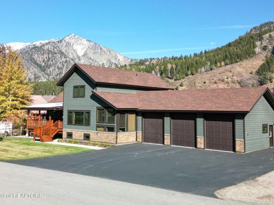 513 Three Rivers Dr, Alpine, WY, 83128