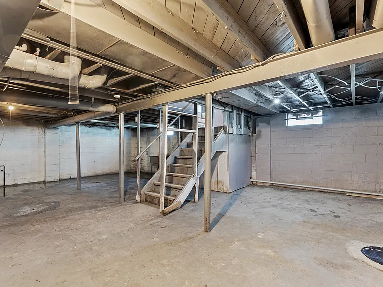 16039 Fairmount Dr — Photo 22