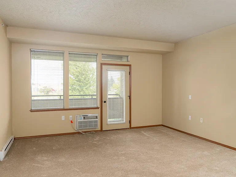 Eagle Point Apartments — Photo 54