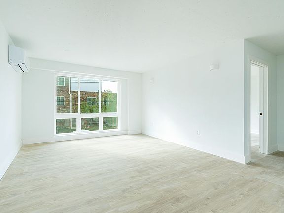 5th image of 700-734 S 17th St #303S
