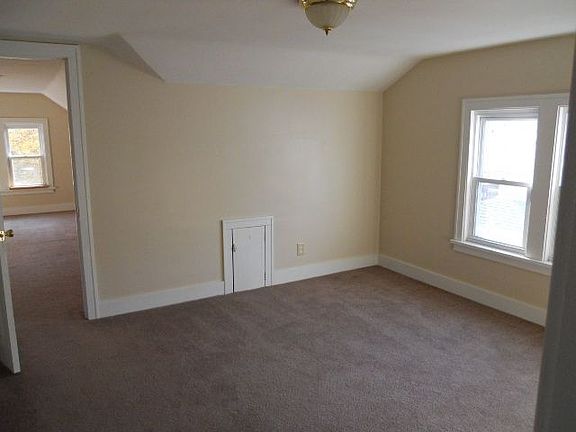 upstairs bed/sitting room