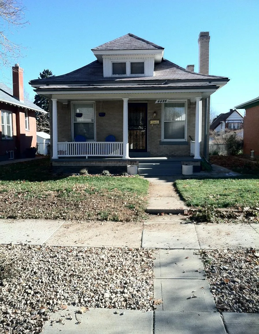 2 bed, 828 sqft, $2,400 — Photo 1