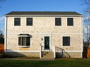 38 Sherman Ln, Middletown, RI 02842