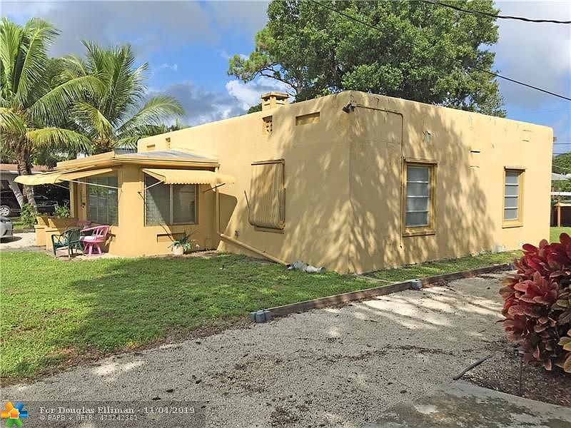 1st image of 2426 NE 6th Ave