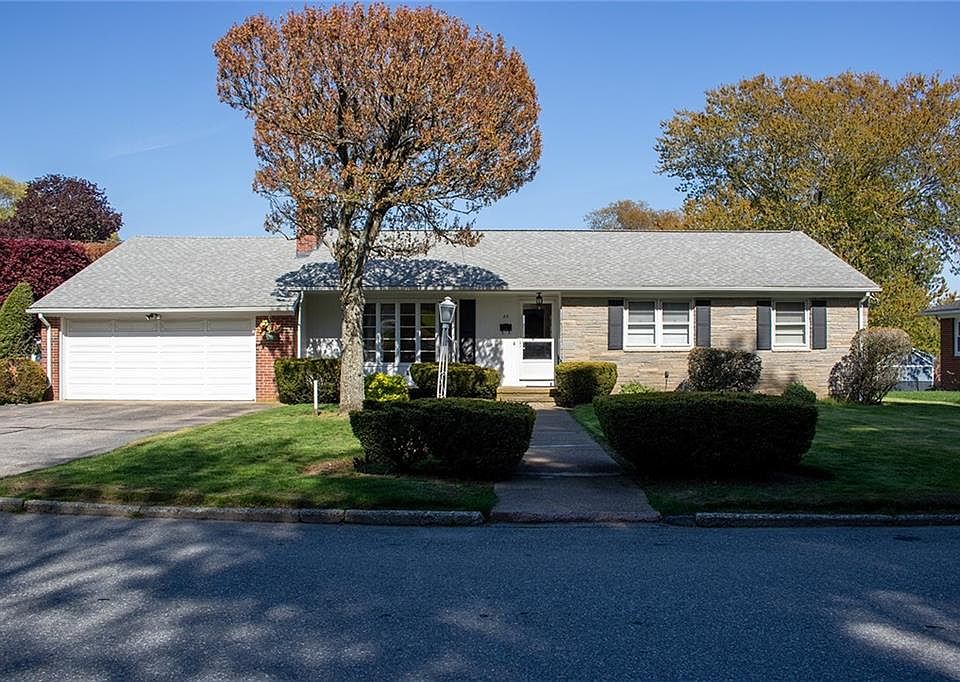 1st image of 23 Di Ponte Dr
